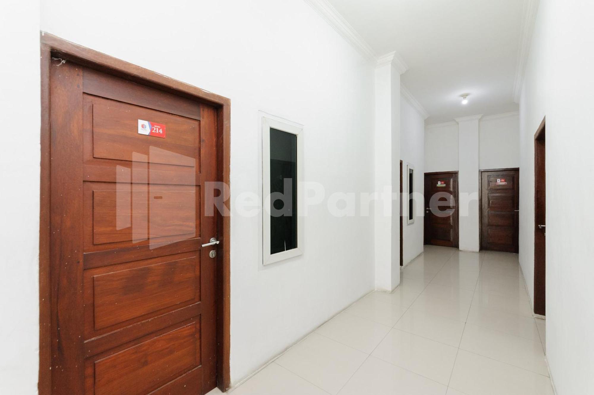 Reddoorz At Wisma Nabila Syariah Near Masjid Raya Baiturrahman Banda Aceh Exterior foto