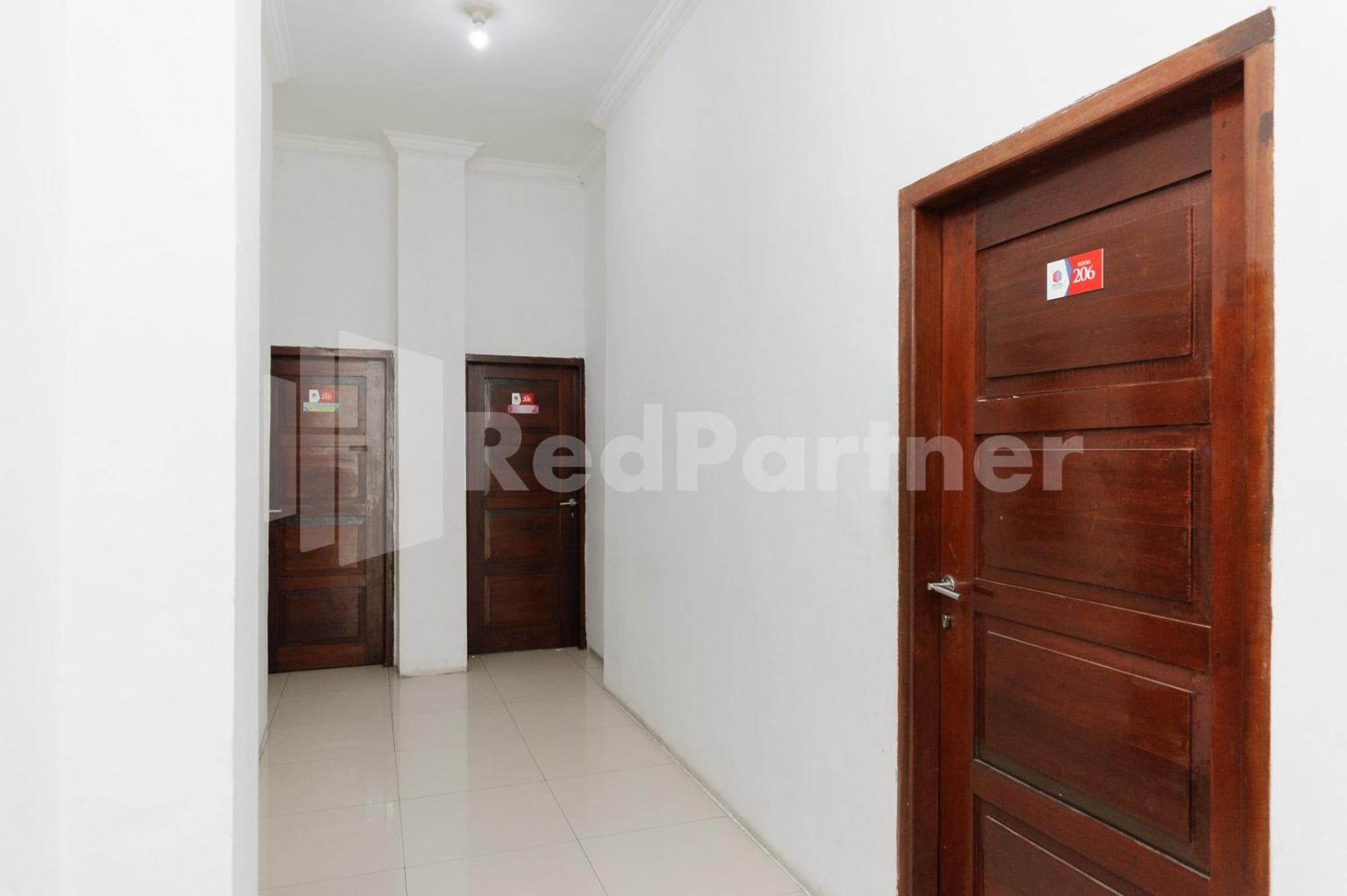 Reddoorz At Wisma Nabila Syariah Near Masjid Raya Baiturrahman Banda Aceh Exterior foto